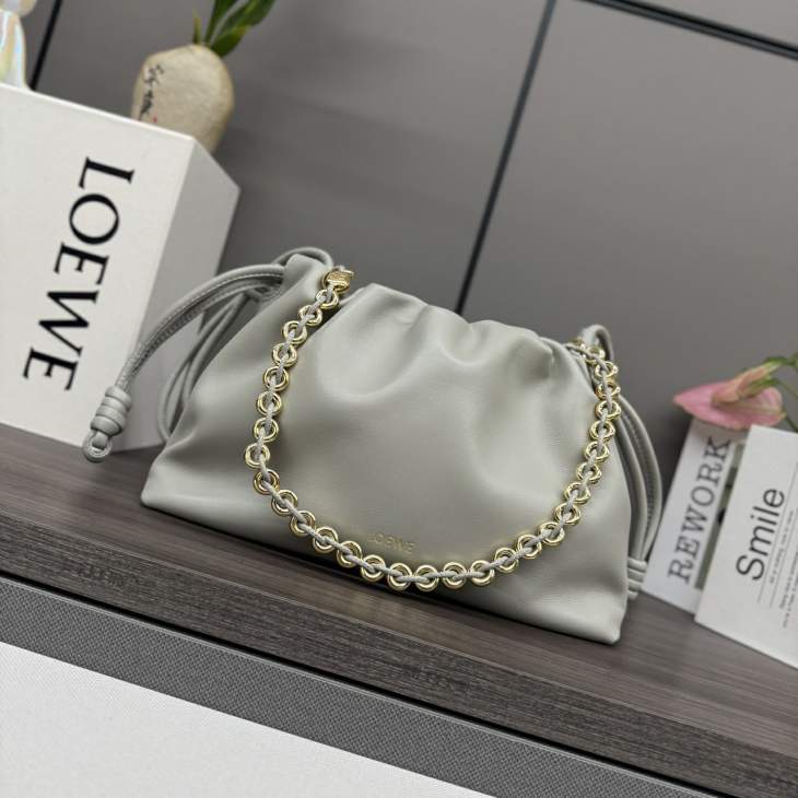 Picture of Loewe Handbags _SKUfw240688842fw
